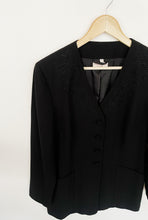 Afbeelding in Gallery-weergave laden, Black embroidered blazer (M)
